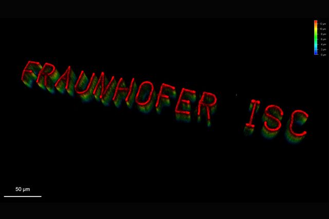Fluorescence microscopy image of the Fraunhofer ISC Logo made by two-photon polymerization of a bioresorbable composite polymer (ORMOCER®) with dye-laden silica nanoparticles. The laden material is released to the environment on decomposition of the polymer matrix.